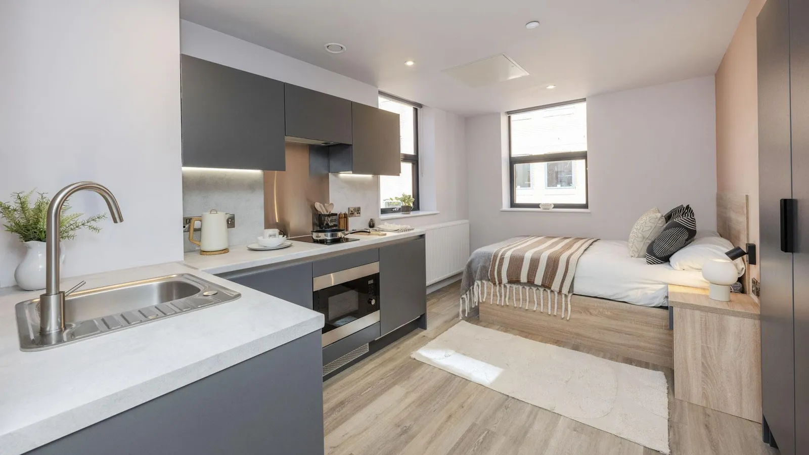 Headrow Court photo 10