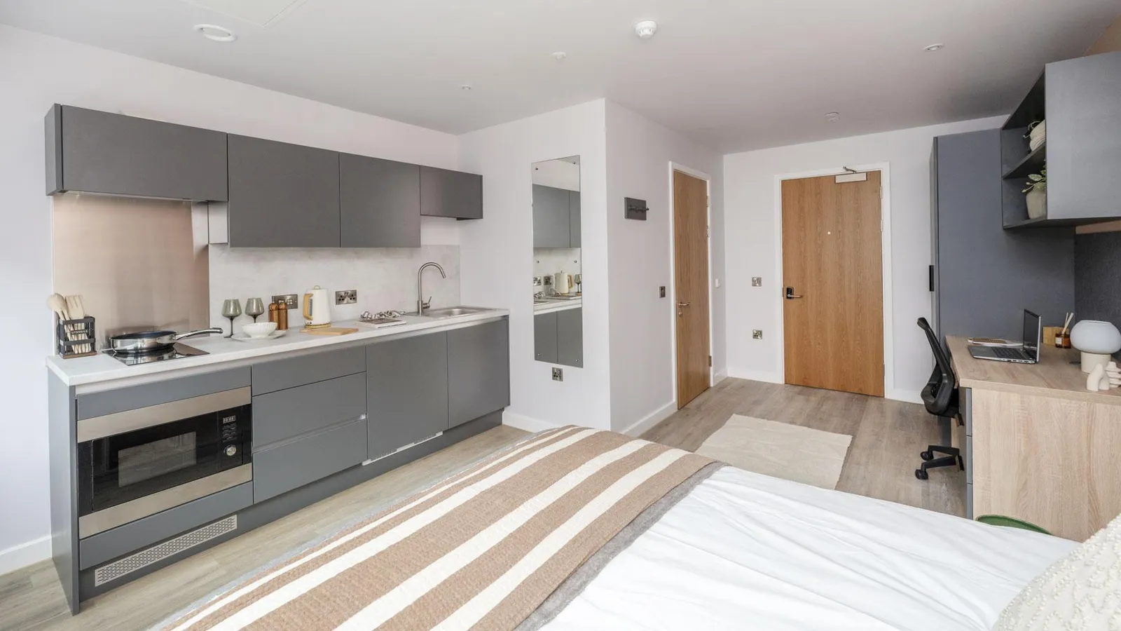 Headrow Court photo 11