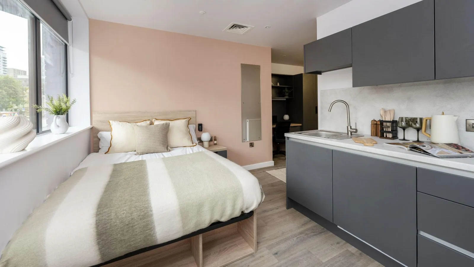 Headrow Court photo 12