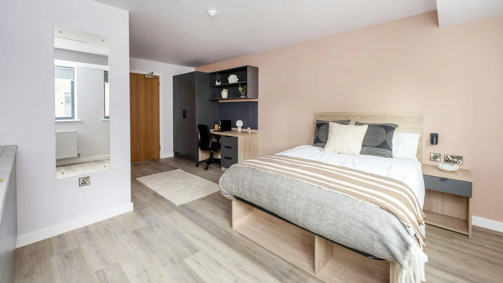 Headrow Court photo 14