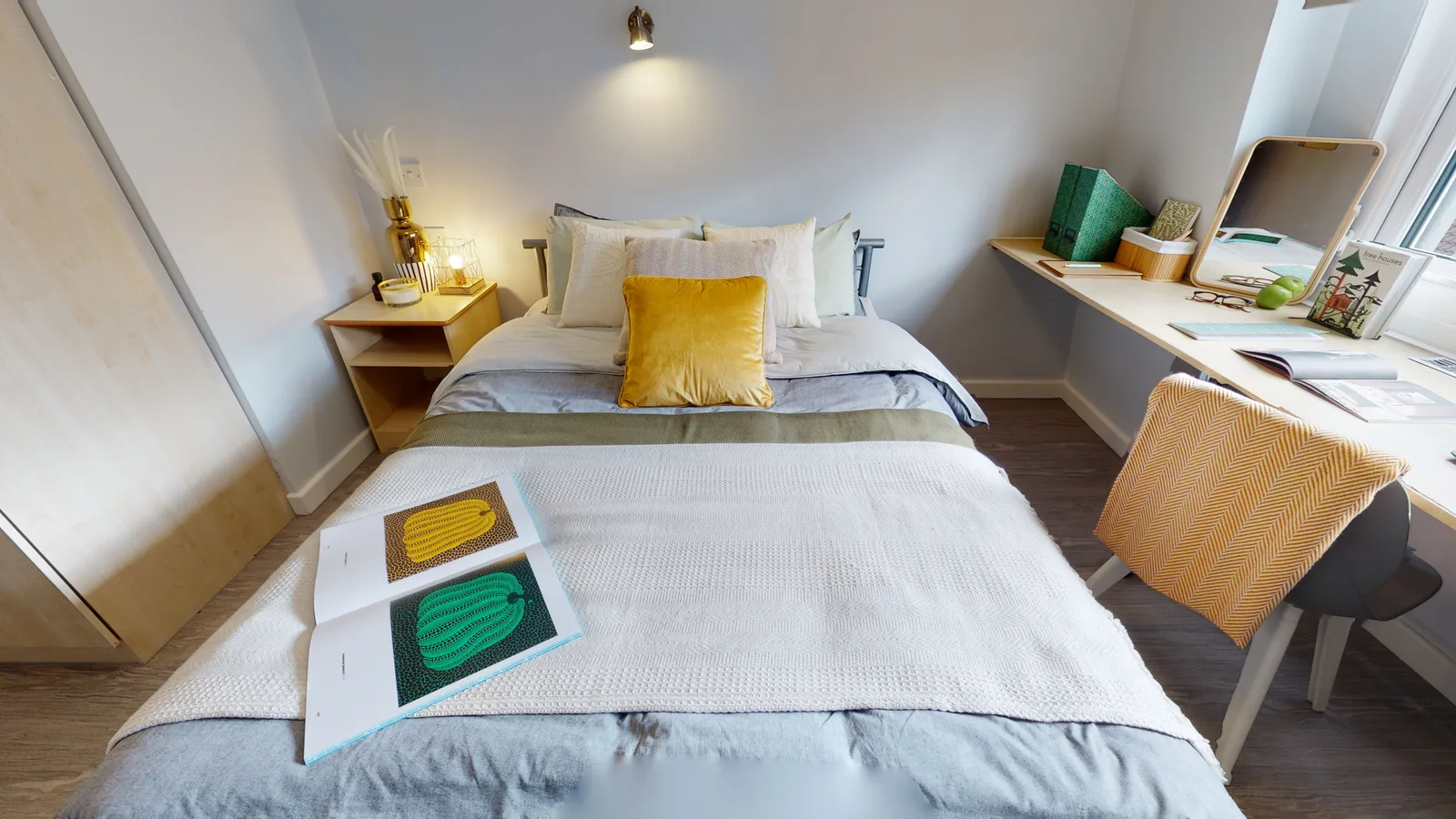 A high standard room with access to excellent building facilities at iQ Grosvenor House