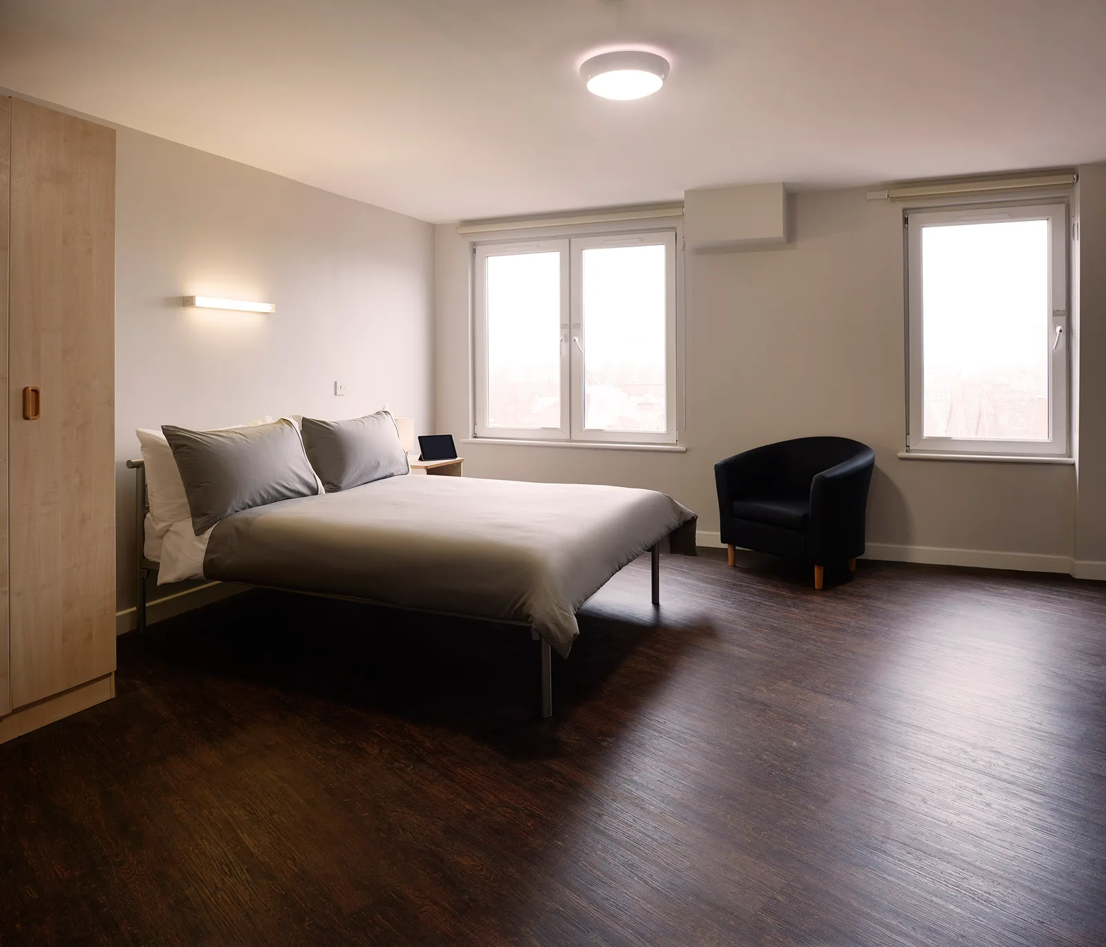Upgrade with a stylish, refreshed gold studio plus at iQ Grosvenor House