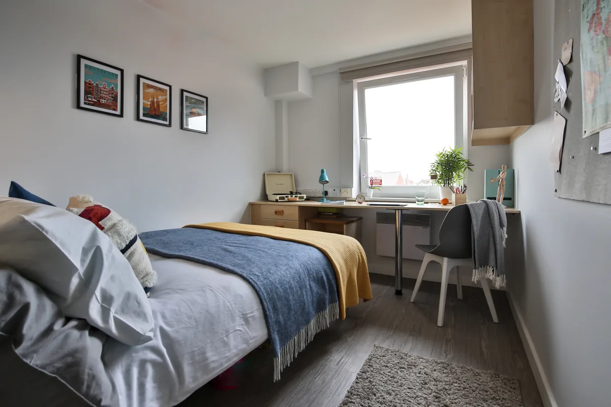 Our silver en suite plus rooms are great value renovated rooms with double beds at iQ Grosvenor House