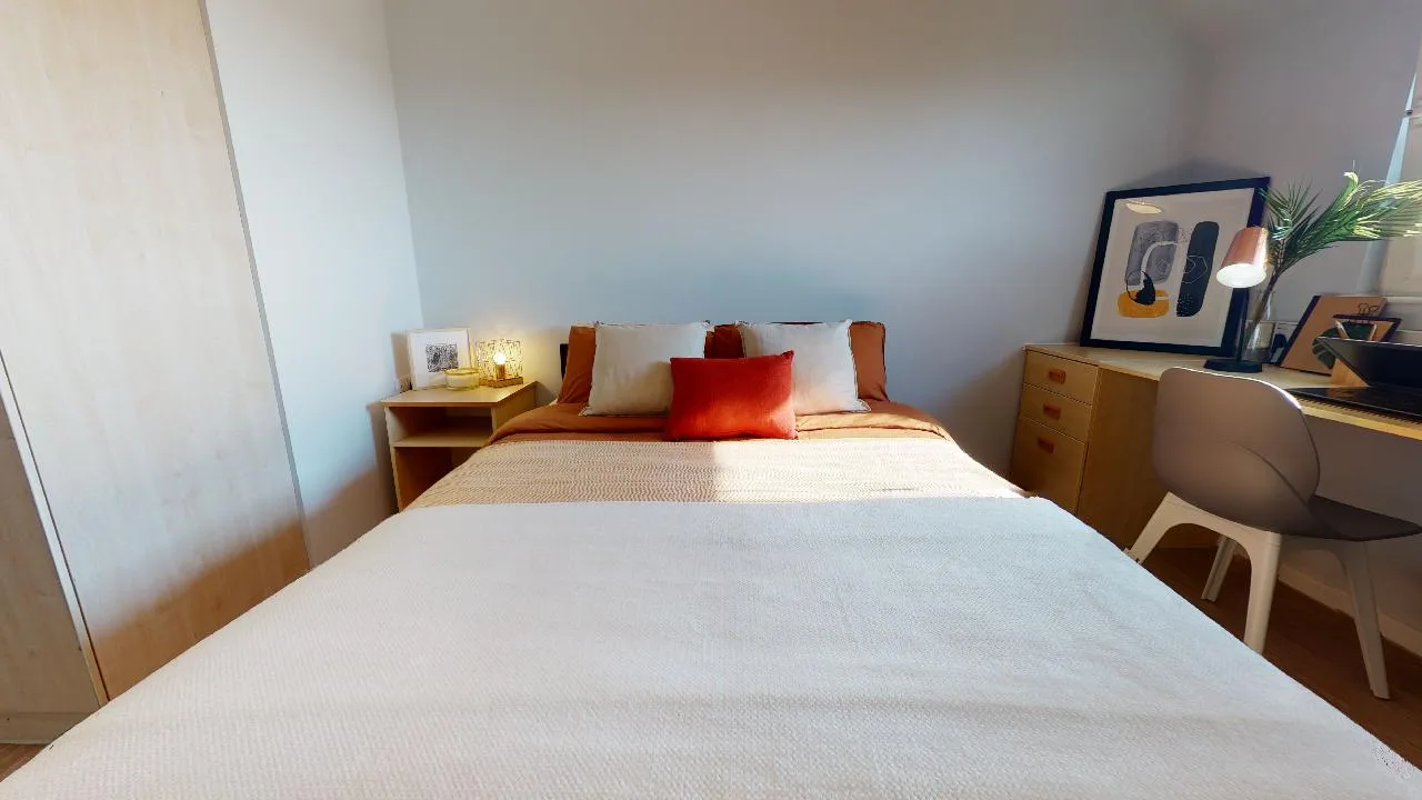 Bronze En Suite Plus at iQ Opal Court