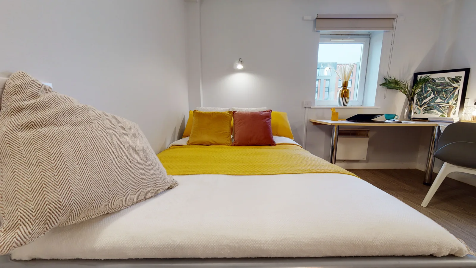 Gold En Suite Plus at iQ Hayes Wharf