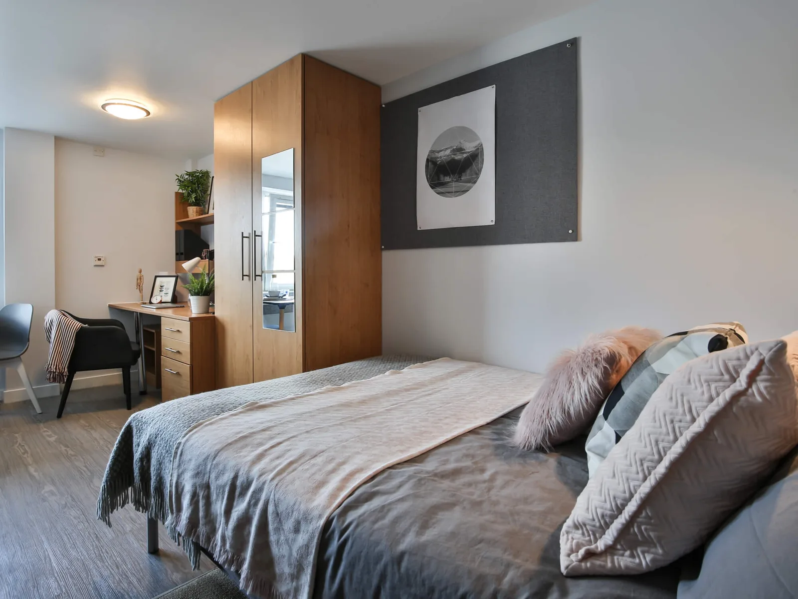 Great value studio spaces in our bronze studio plus at iQ Pavilions