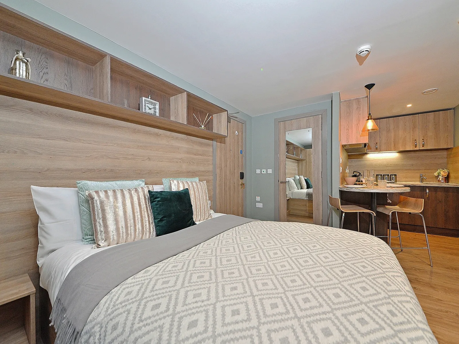 Fontenoy Apartments photo 5