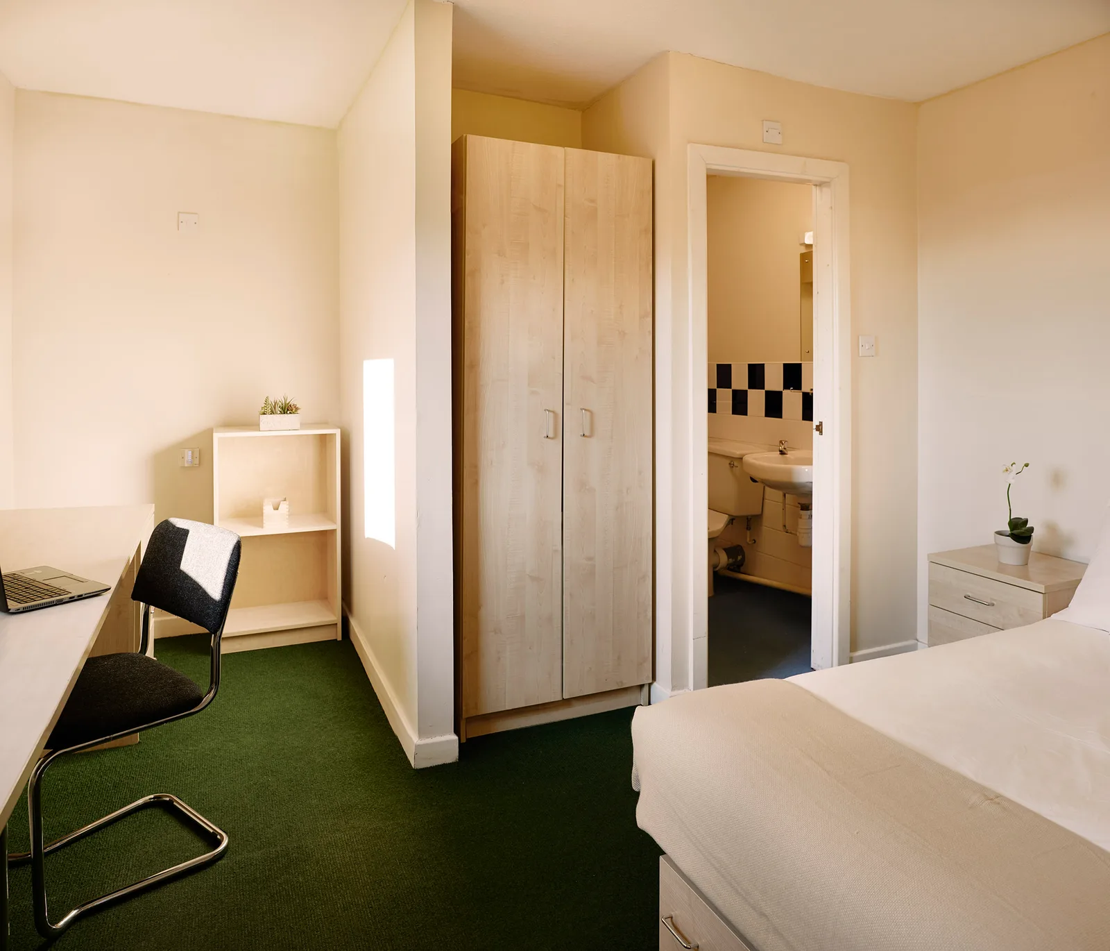 Flat sharing with added privacy in our bronze two bed flat at iQ Great Newton House