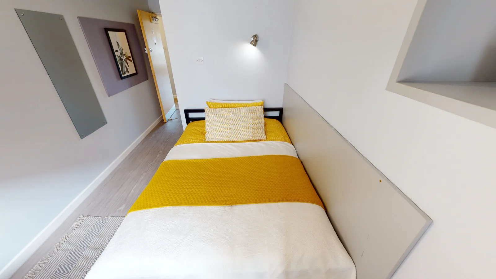 Enjoy more space of your own in our gold one bed plus apartment at iQ Great Newton House