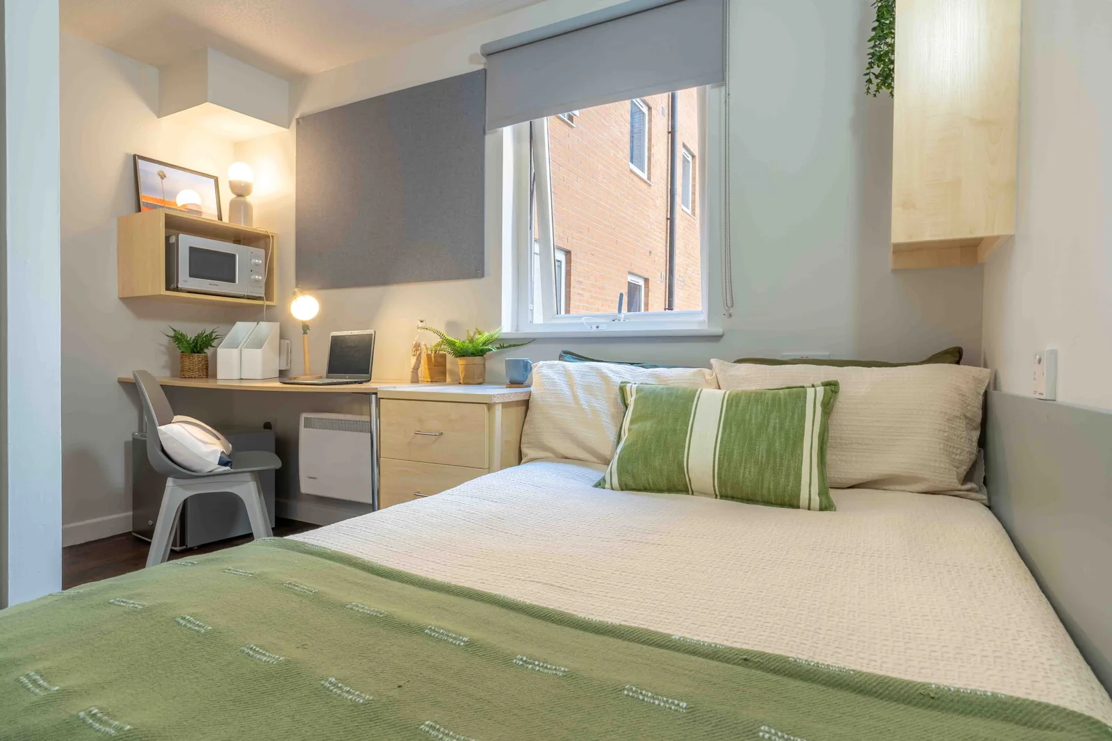Silver En Suite Plus at iQ Great Newton House
