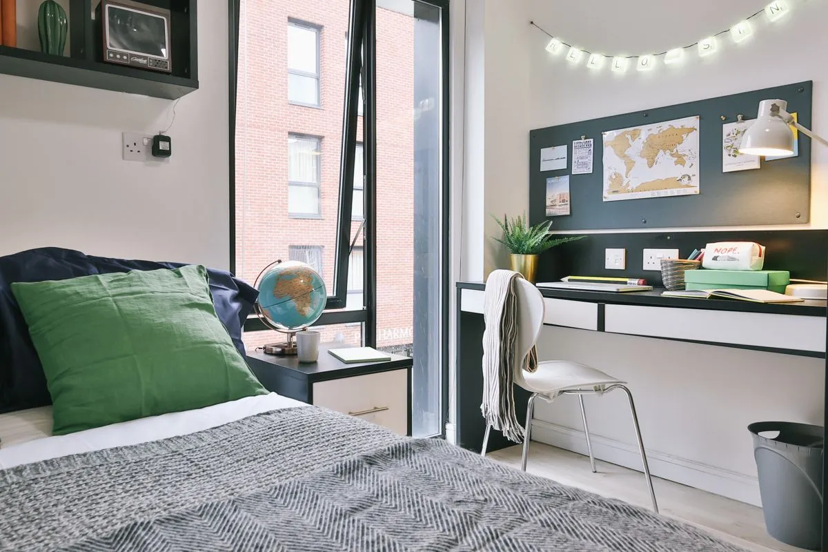 Classic 3 Bed Apartment at Maple House