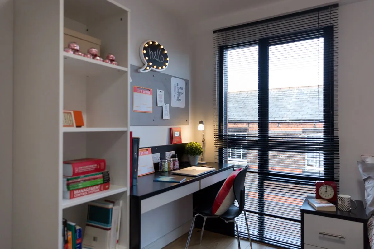 Classic 4 Bed Apartment - Internal Facing at Maple House