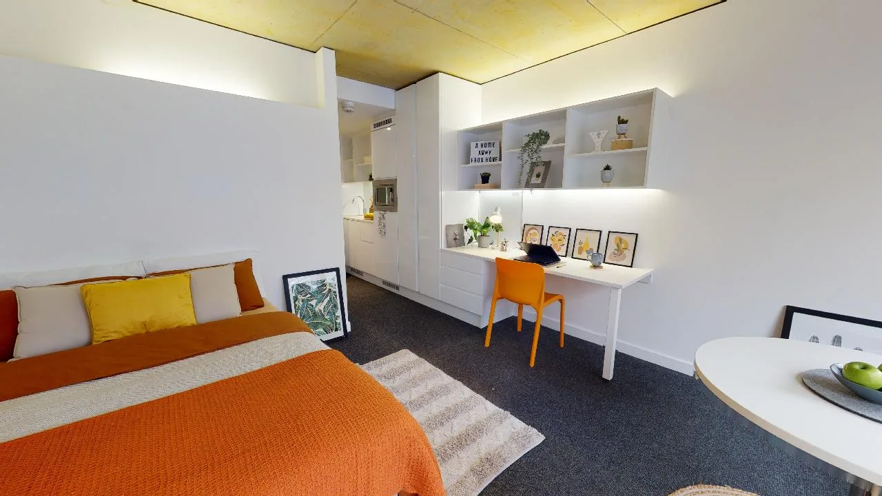 See more of the light in this brighter studio at iQ Flinders House