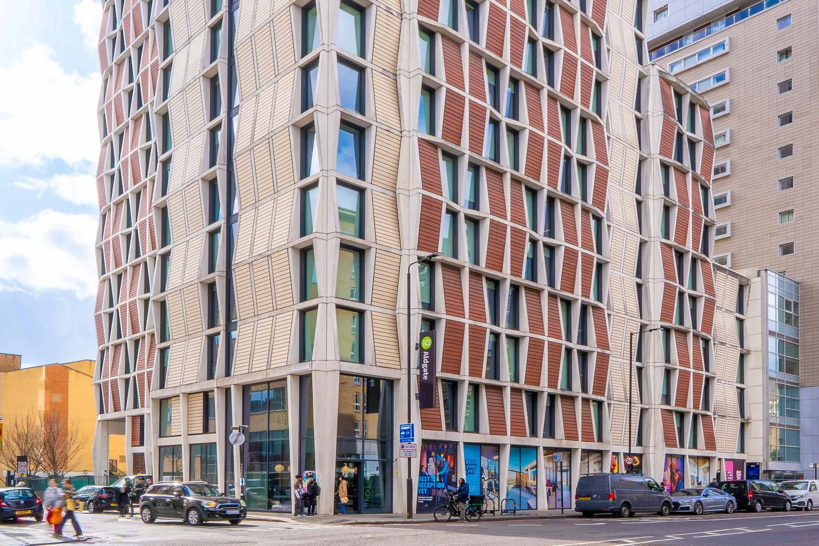 iQ Aldgate photo 18
