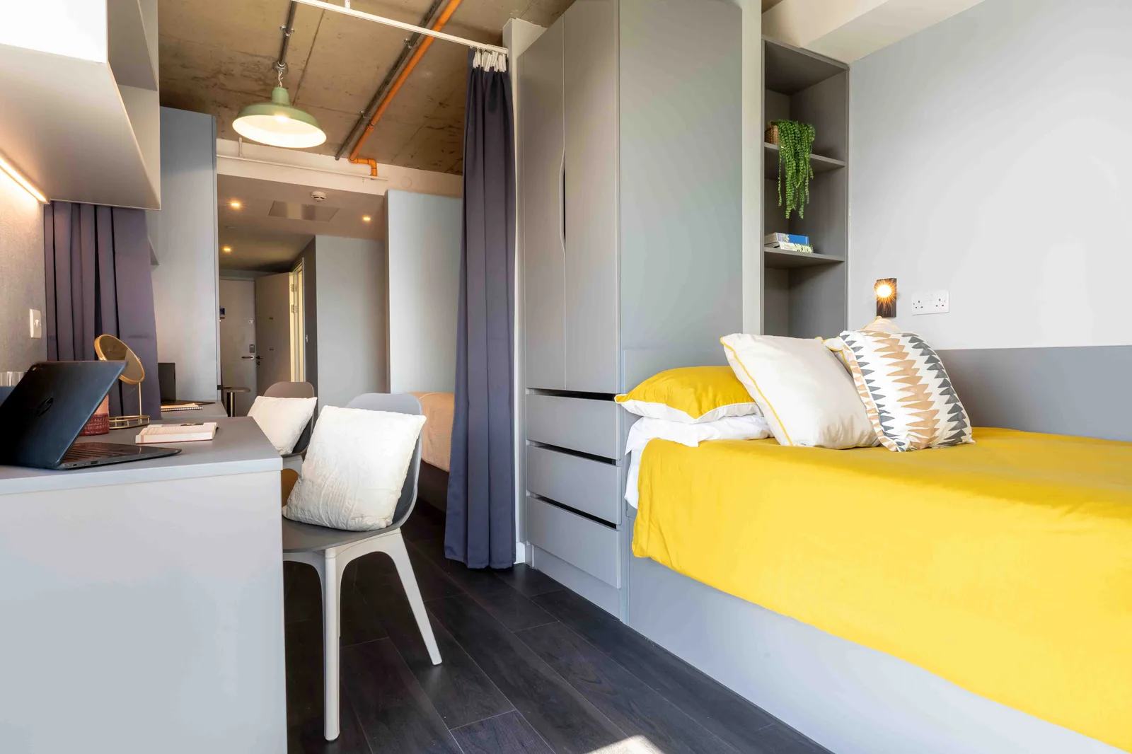 Twin Room Plus (Shared)  at iQ Aldgate