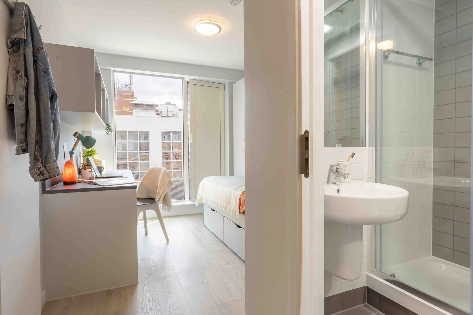 Silver En Suite Plus at iQ City