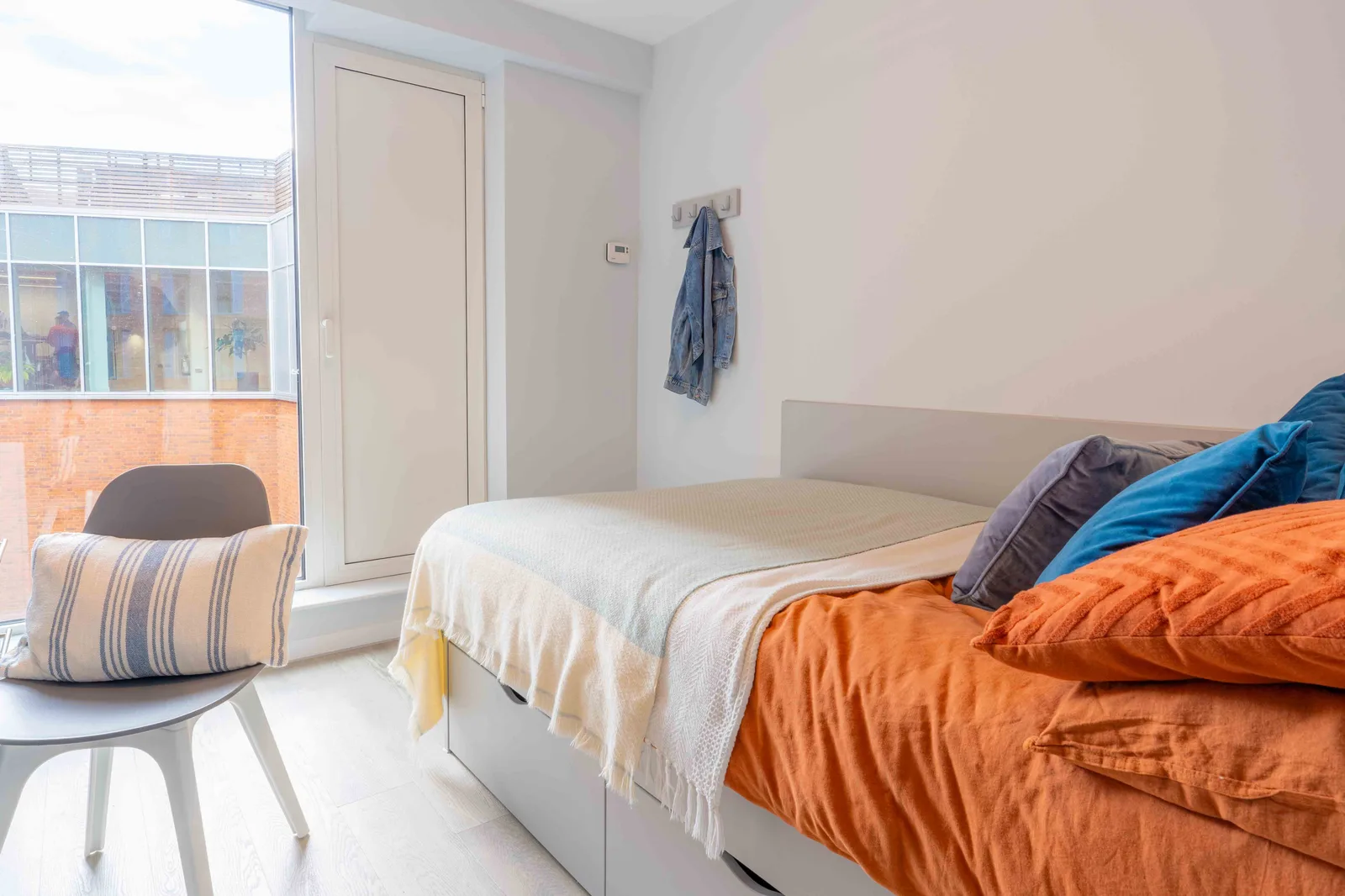 Platinum Two Bed Apartment Plus at iQ City