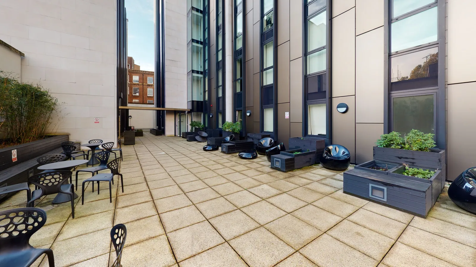 iQ Hammersmith photo 13