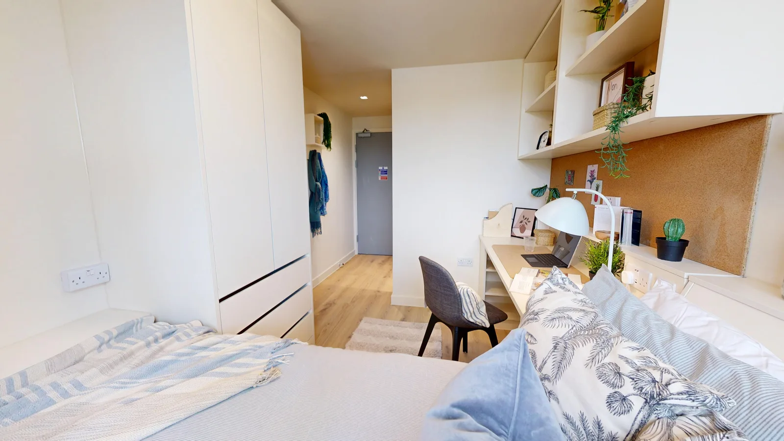 Silver En Suite Deluxe at iQ Haywood House