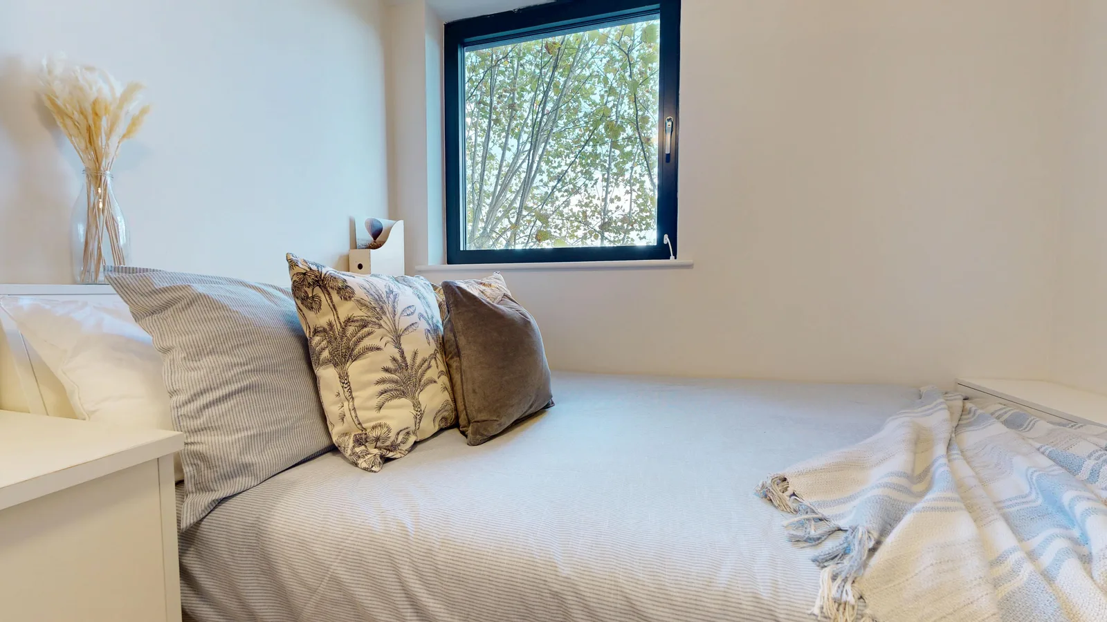 Add a little more space with the Gold En Suite Deluxe at iQ Haywood House