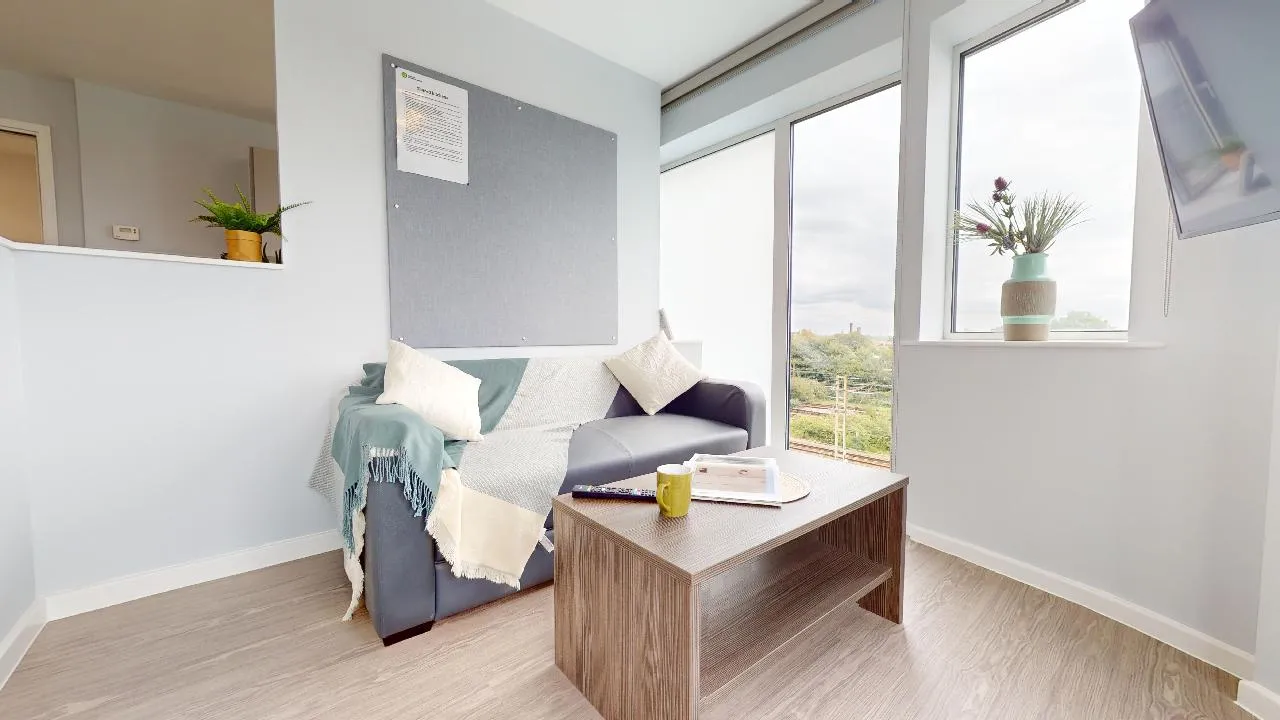 iQ Highbury photo 3