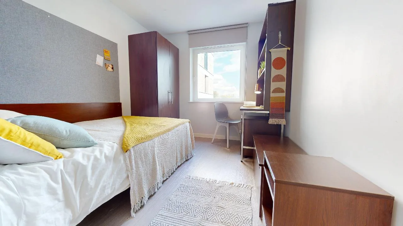 All the essentials and great social space in our copper en suite plus at iQ Highbury