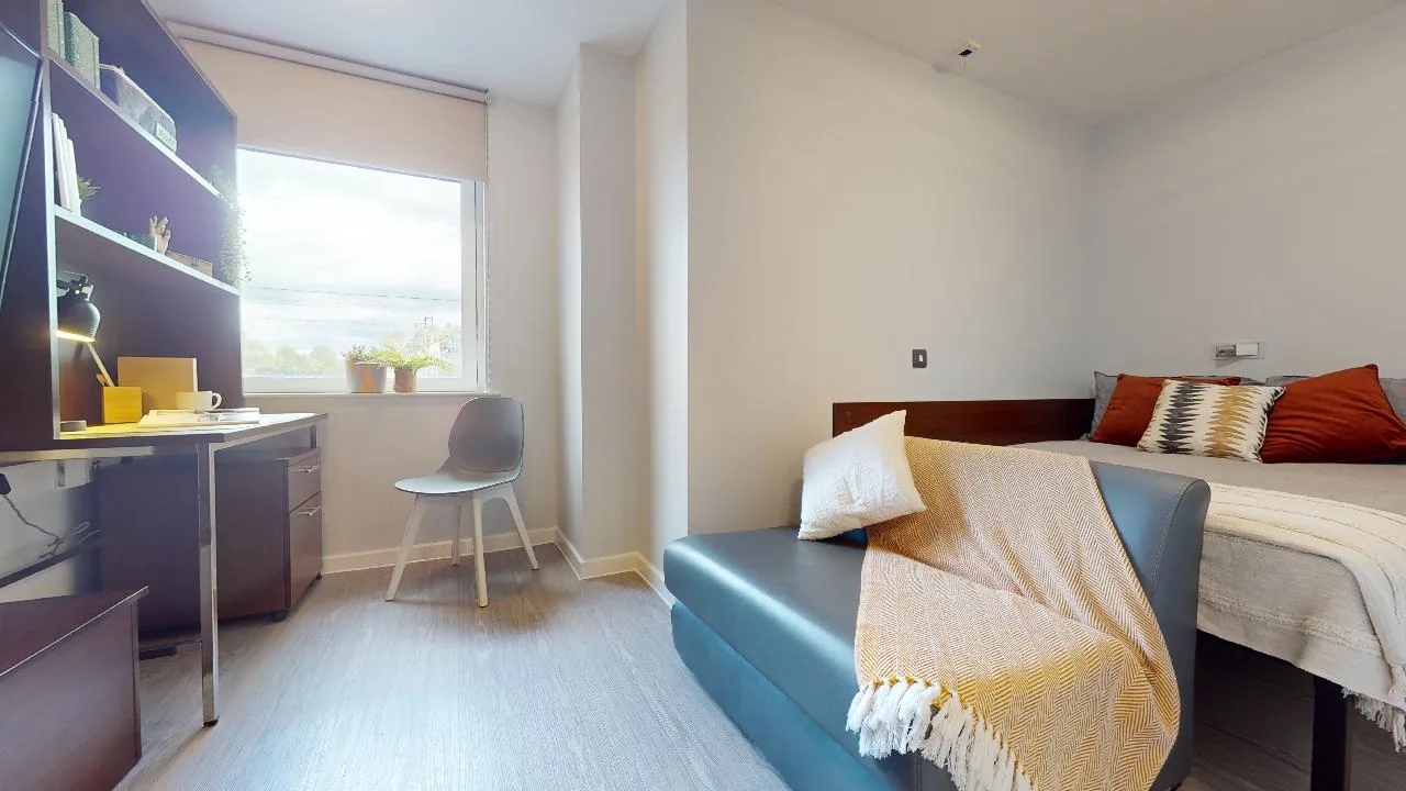 Get a spacious upgrade in our platinum en suite plus at iQ Highbury