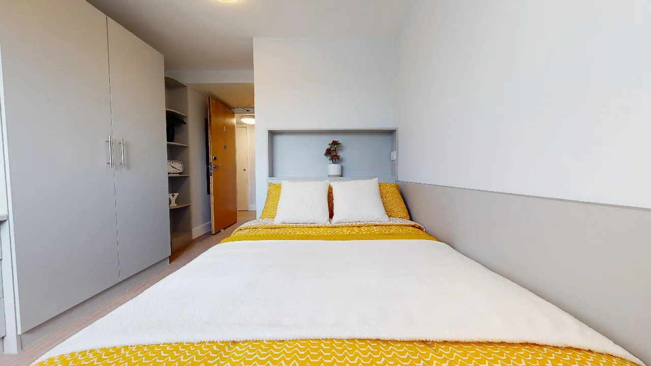 Silver En Suite Plus at iQ Hoxton