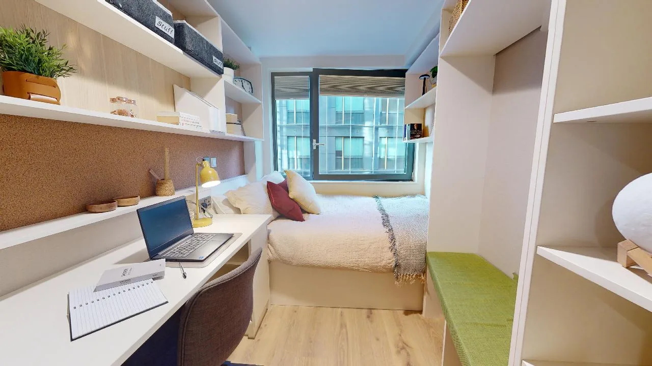 Platinum Two Bed Apartment Plus at iQ Paris Gardens