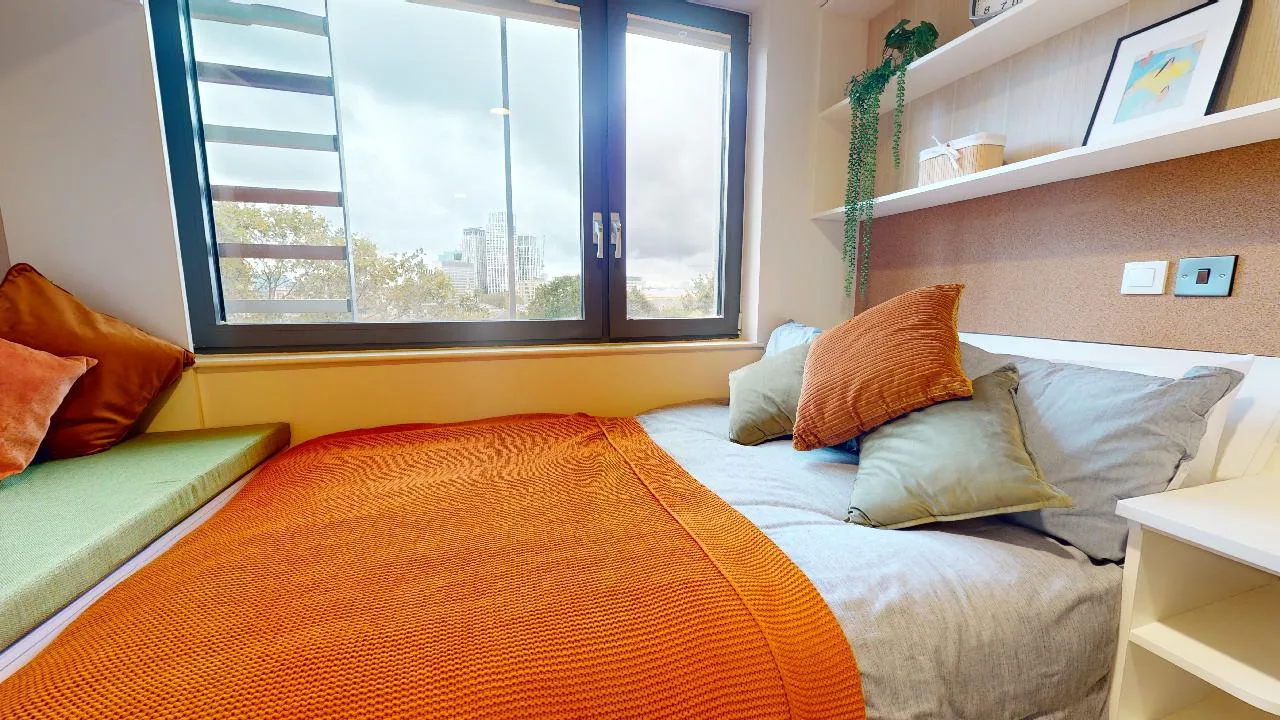 Bronze Studio Plus at iQ Paris Gardens