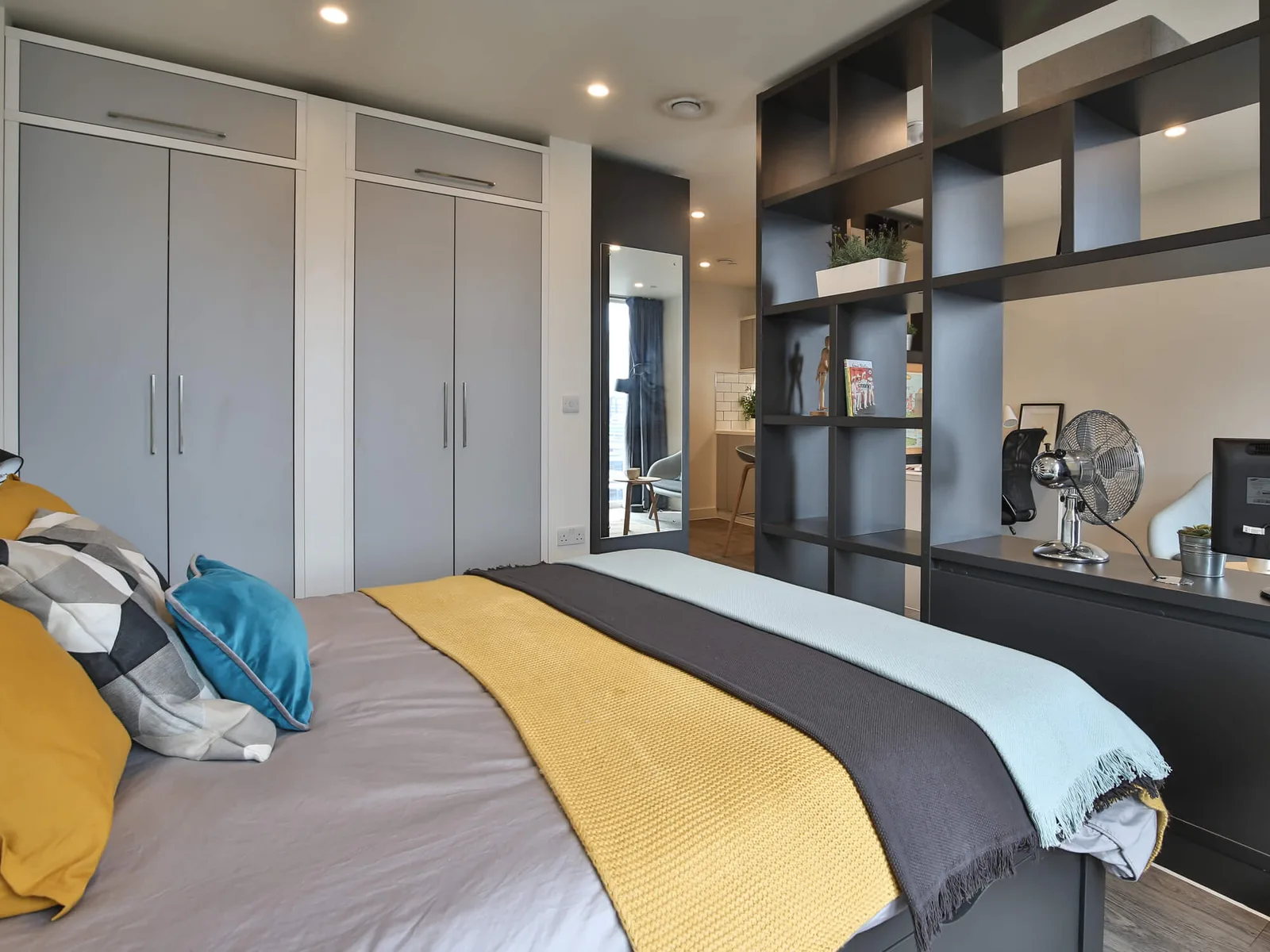 A little more space and all the essentials in our diamond studio at iQ Shoreditch