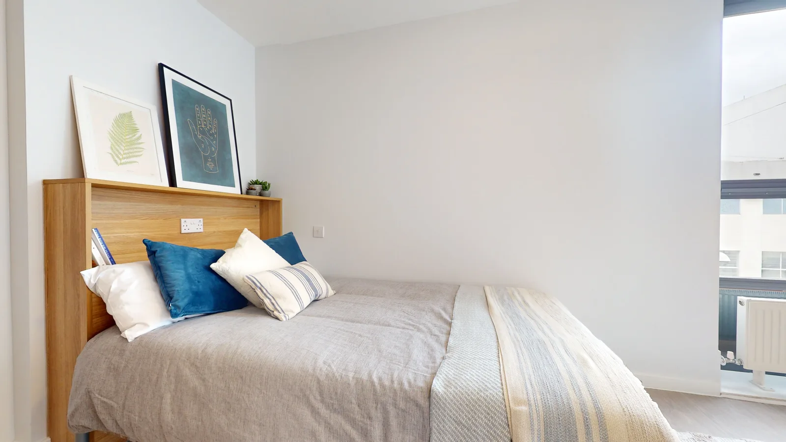 Gold Studio Premium at iQ Sterling Court