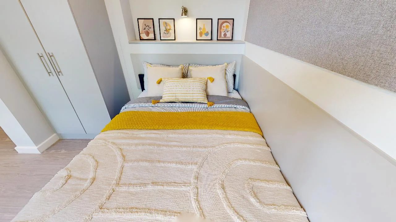 Upgrade your student life in our bronze studio plus at iQ Tufnell House