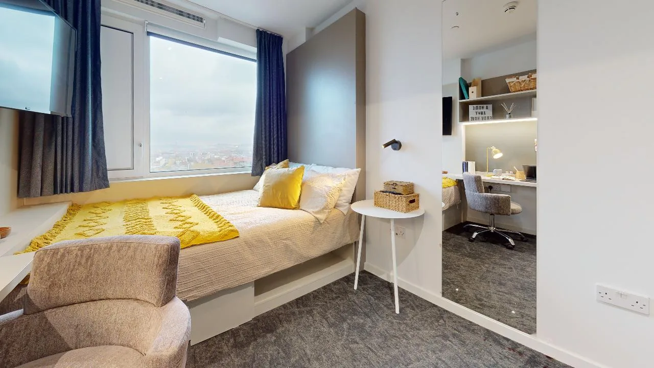 Penthouse Studio at iQ Vega