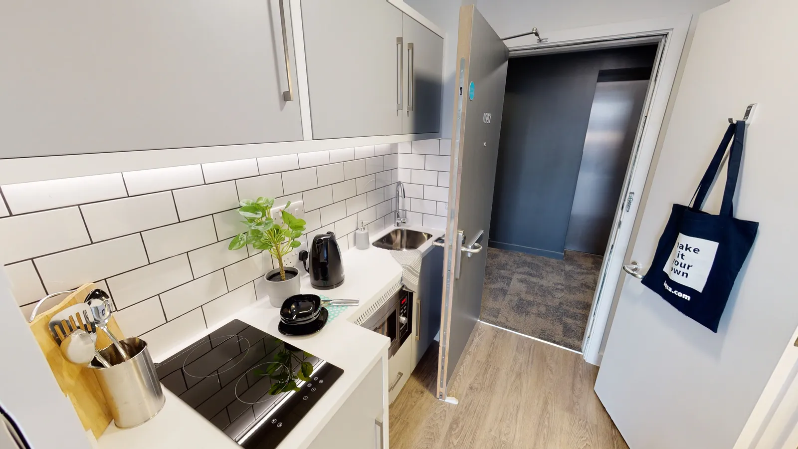 iQ Magenta House photo 23