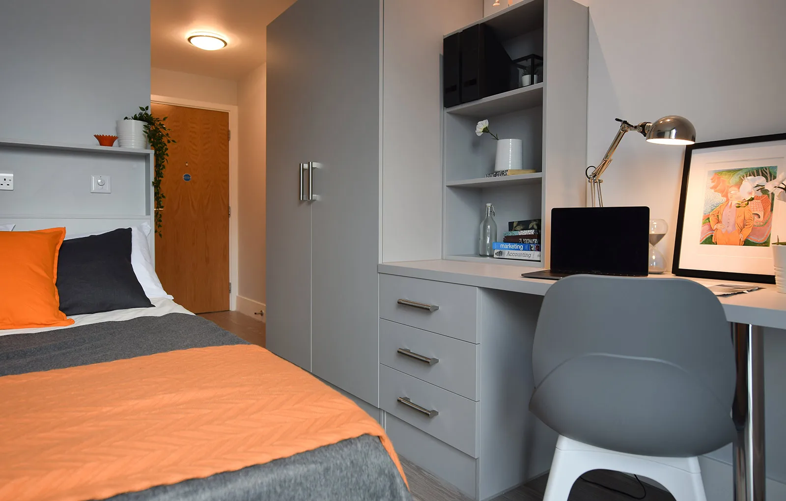 Get all the essentials in our recently refurbished bronze en suite at iQ Magenta House