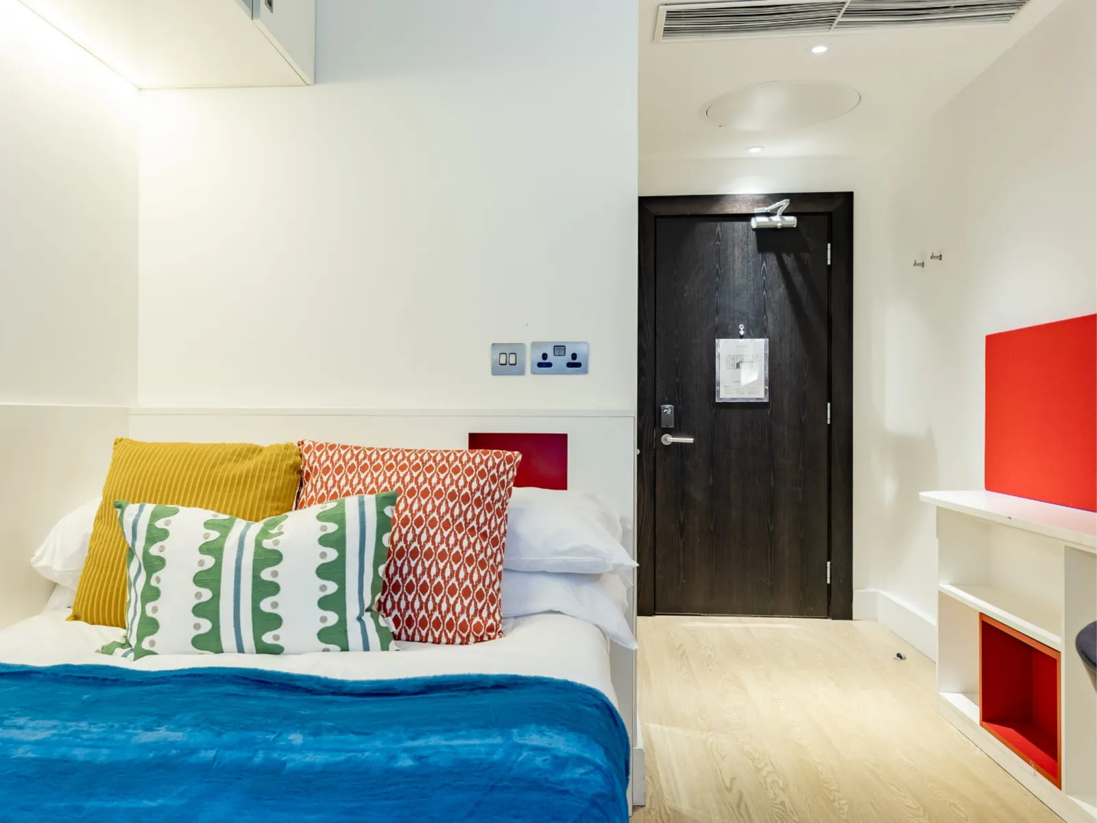 Spring Mews photo 18