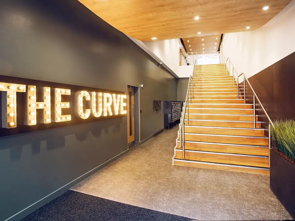 Yugo The Curve photo 24