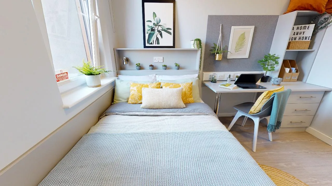 Get everything you need in a Silver En Suite Plus at iQ Will Wyatt Court