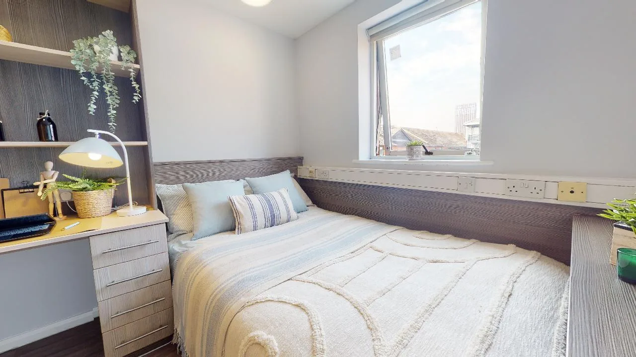 Silver En Suite at iQ Lambert & Fairfield House
