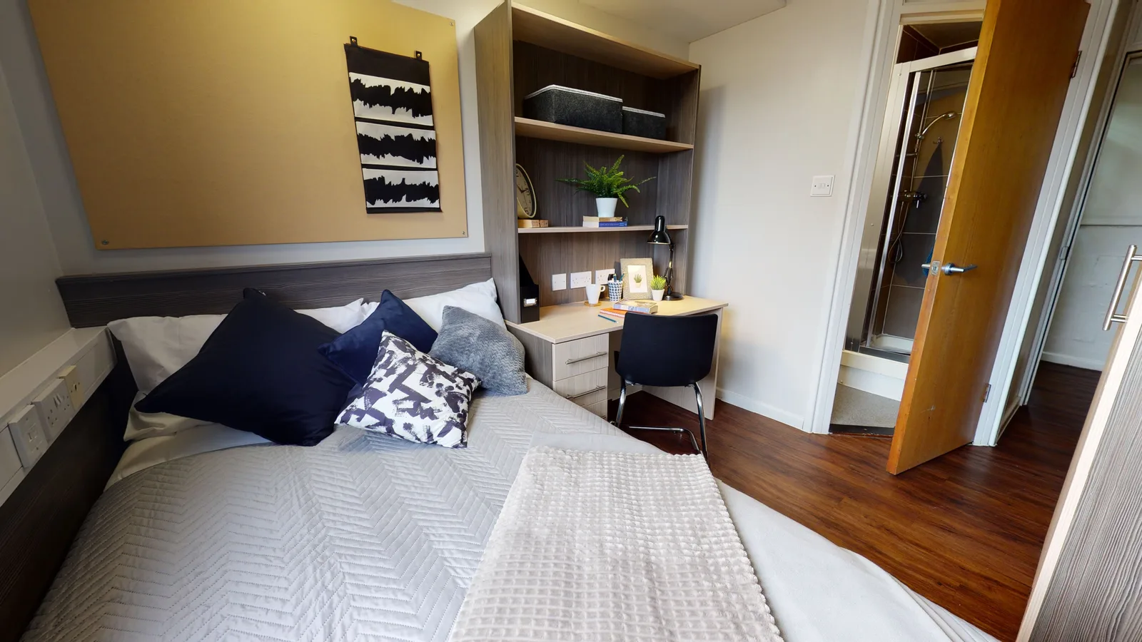 Bronze En Suite at iQ Lambert & Fairfield House
