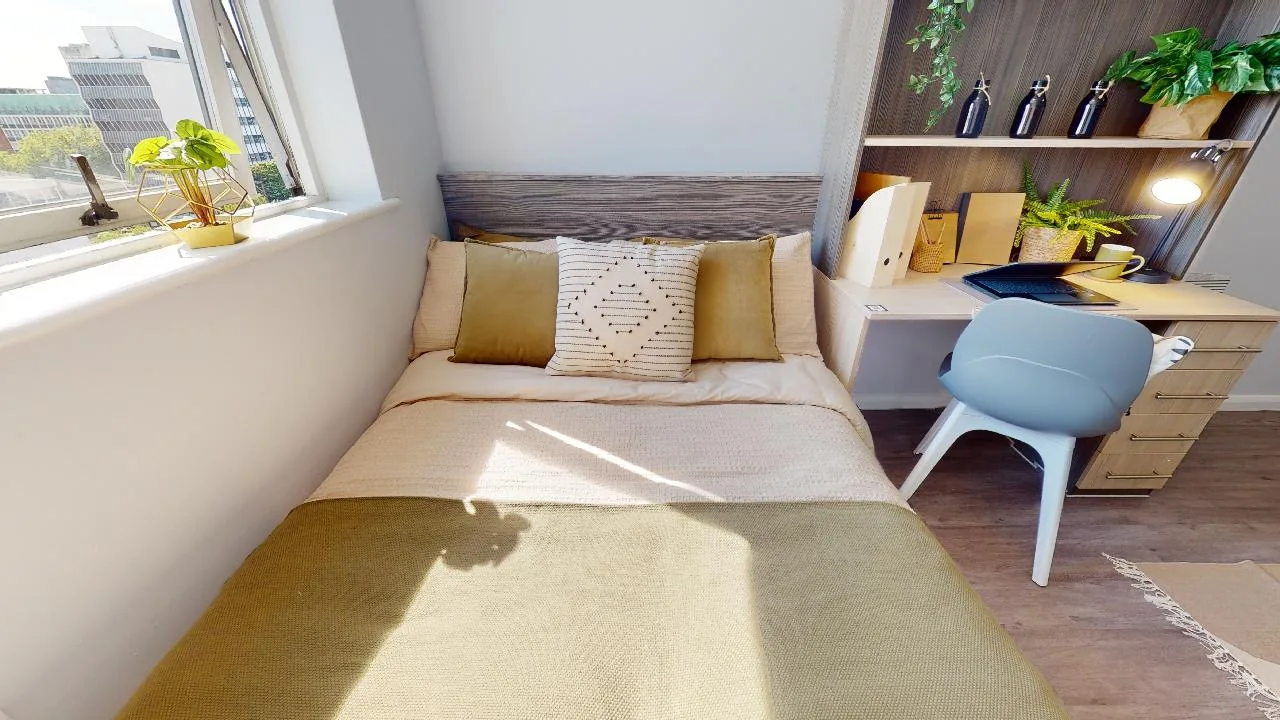 Silver Three Bed Apartment at iQ Lambert & Fairfield House