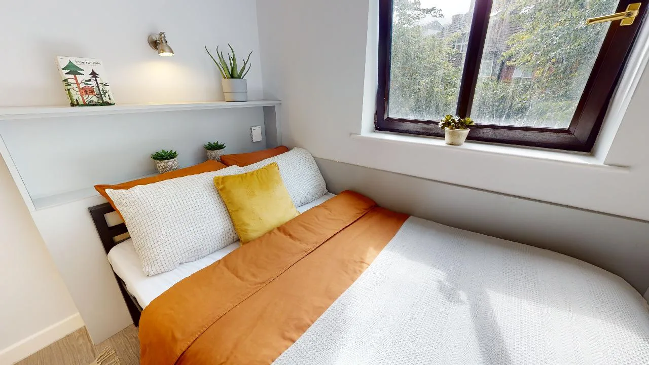 Bronze En Suite at iQ Manchester Gardens