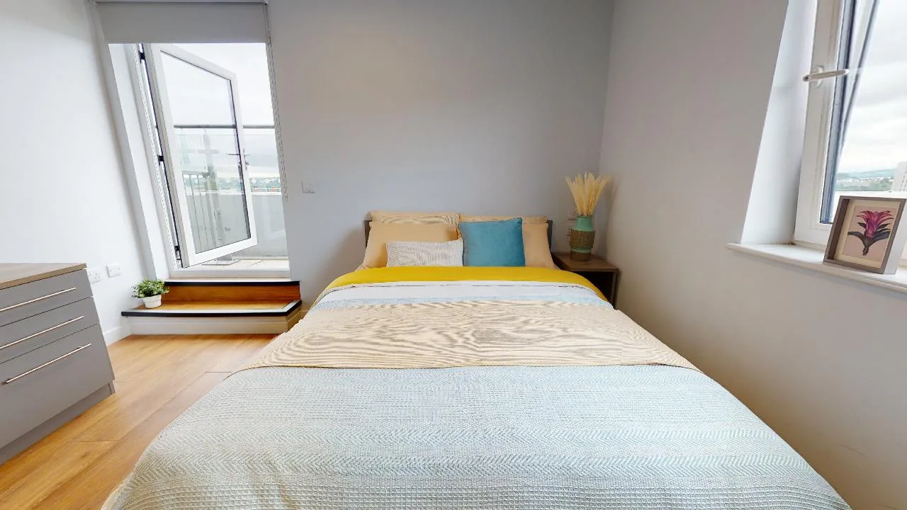Penthouse En Suite at iQ Collingwood