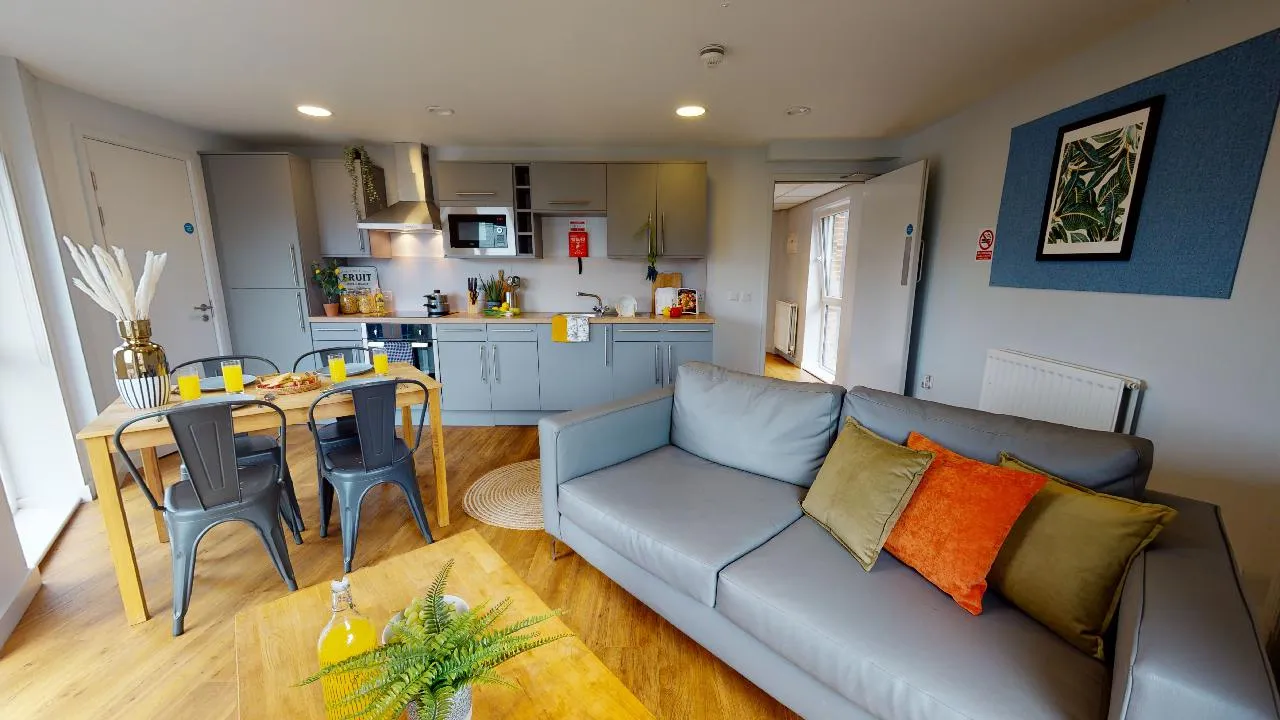 iQ Stephenson House photo 15