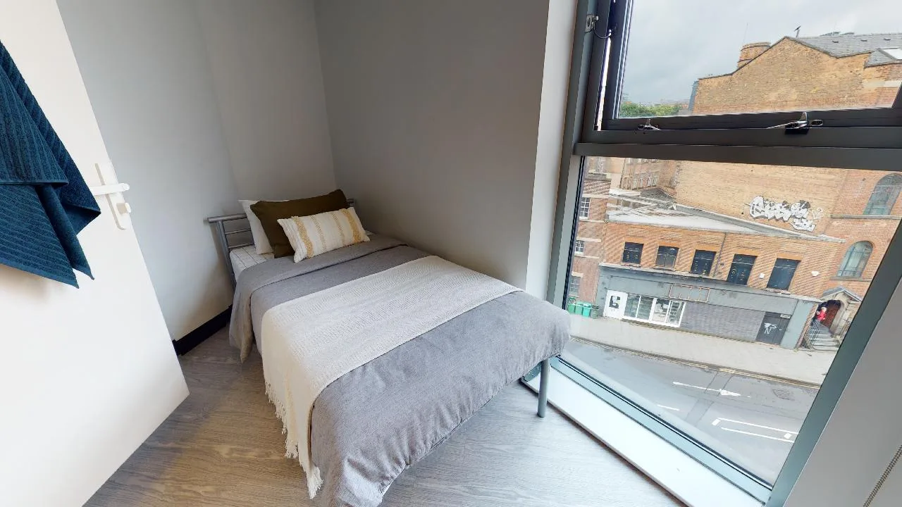 Bronze En Suite at iQ Exchange