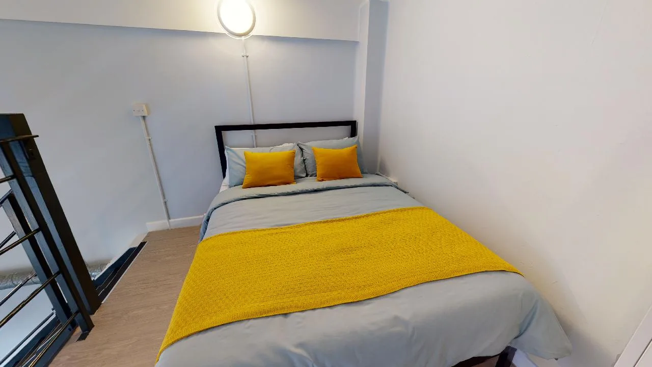 Gold Duplex Studio at iQ Exchange