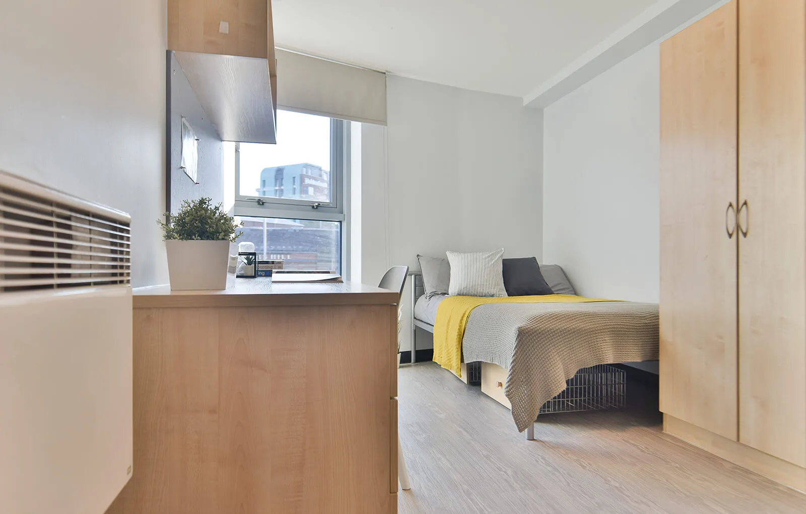 Enjoy style and extra space in our silver en suite plus at iQ Exchange