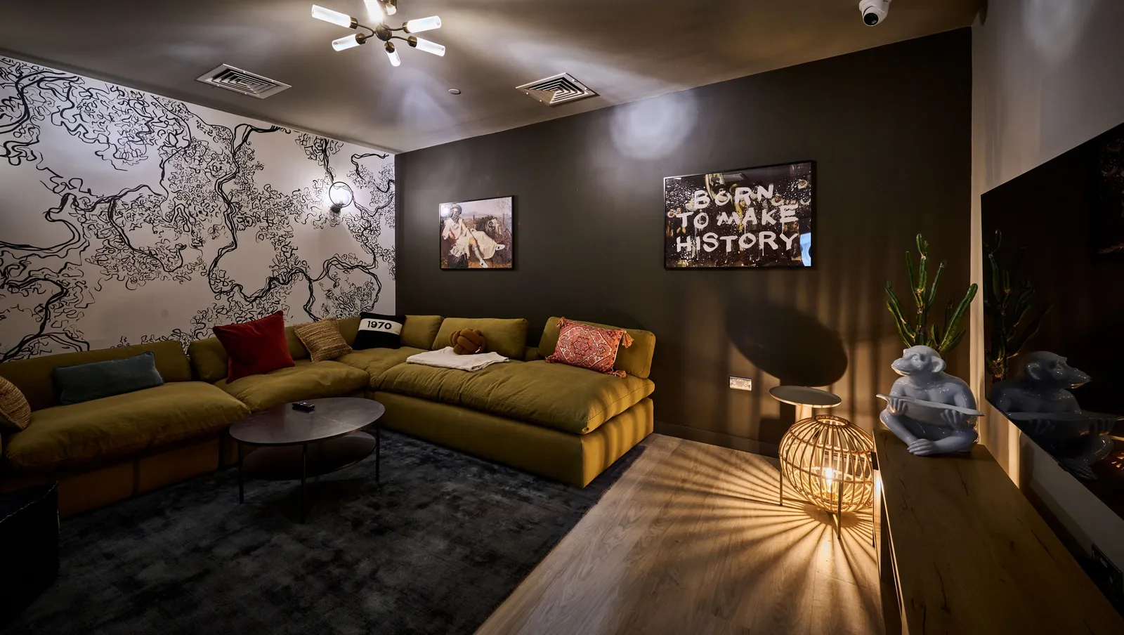 Deakins Place photo 23