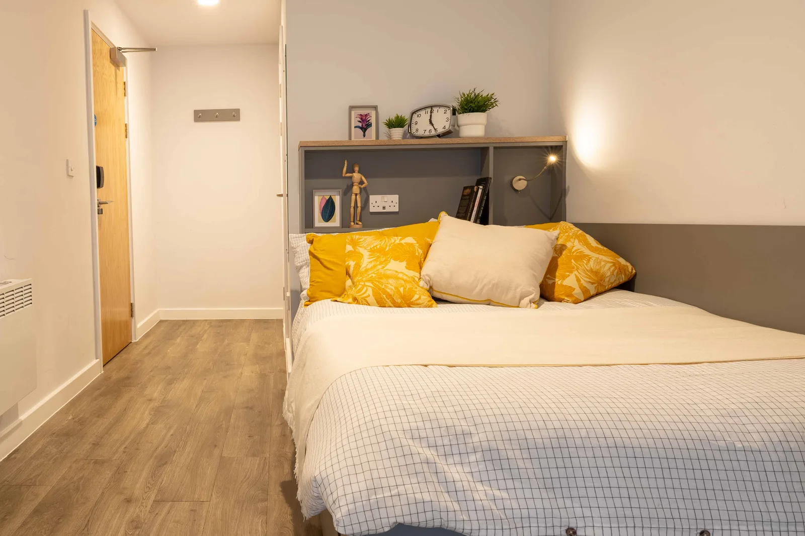 Bronze En Suite Plus at iQ Nelson Court
